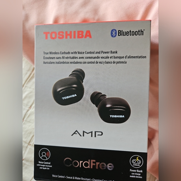 True Wireless Earbuds with Voice Control and Power Bank Black Like New In Box - Picture 4 of 12